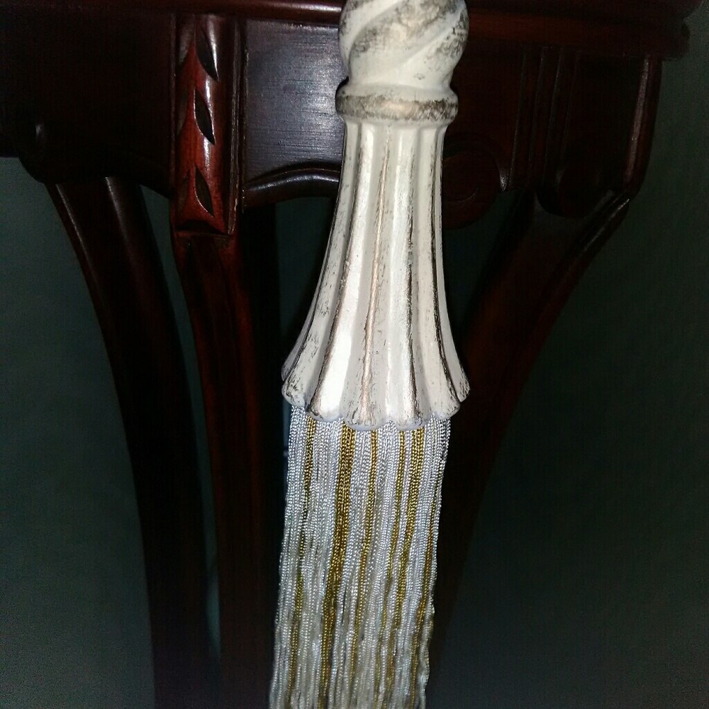 Antique Silk Tassles (16)